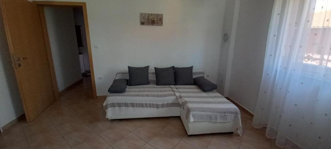 Apartments Buzleta Fazana Bagian luar foto